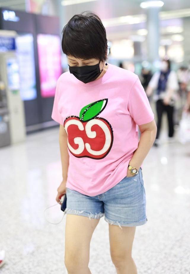 颜色|杜淳老婆是圈外人，私下一身T恤配短裤，颜值倒是不输女明星