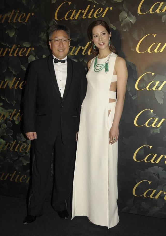 身材|李家诚眼光高级,老婆身材匀称饱满,没有赘肉穿白色曲线感尽显