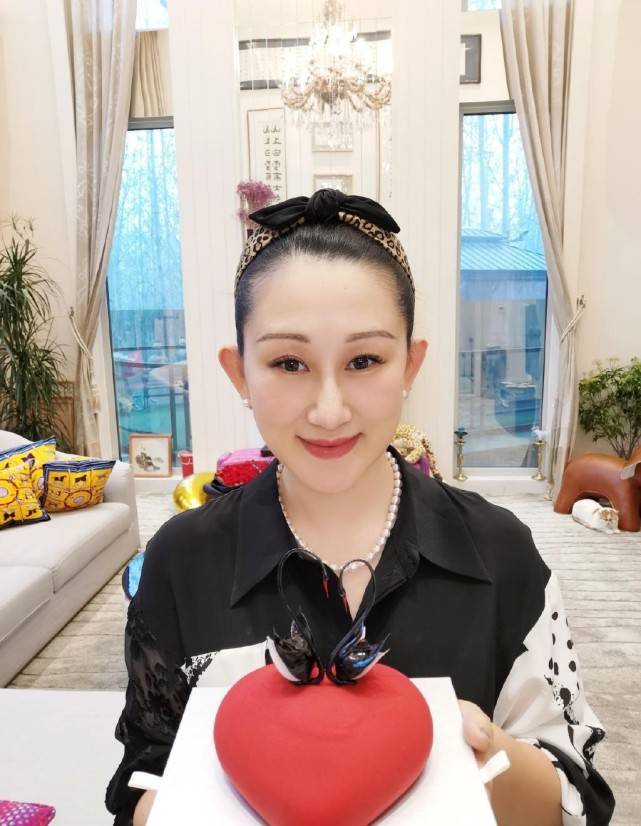 岁数|赵文卓一家好幸福,老婆张丹露气质高级,岁数一大熟女韵味更强