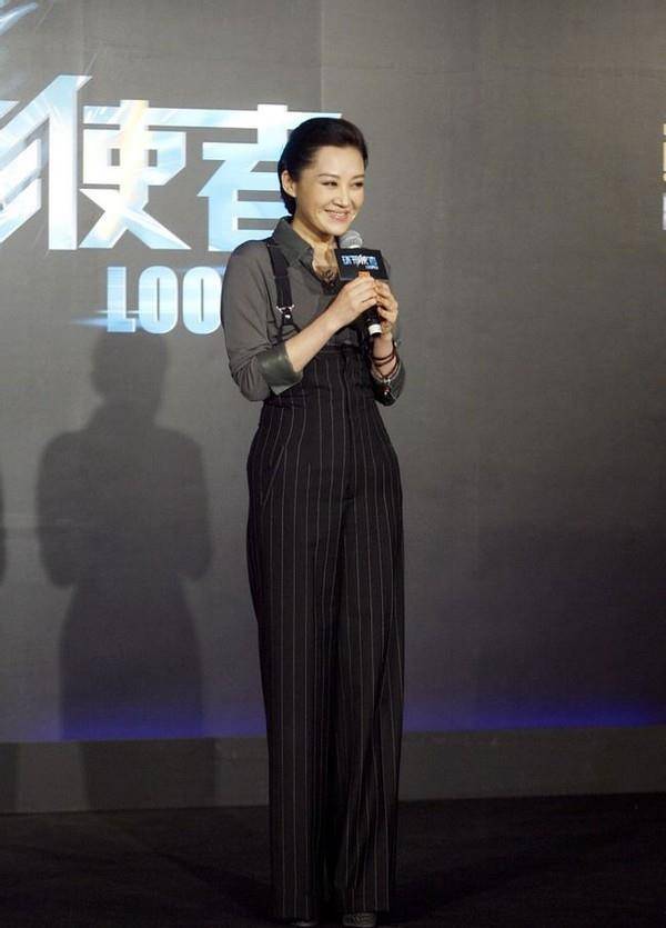 身材|许晴身穿背带裤穿出3D感,身材让超模都羡慕,如今韵味十足