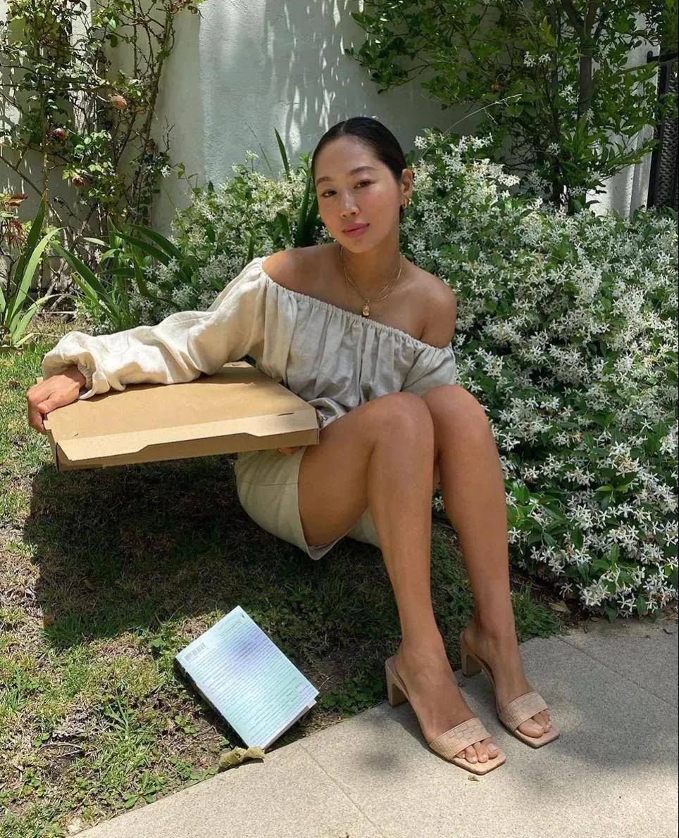 显高|不穿贵的只穿对的！皮肤黝黑长相牵强小个子，独特穿搭圈粉无数！