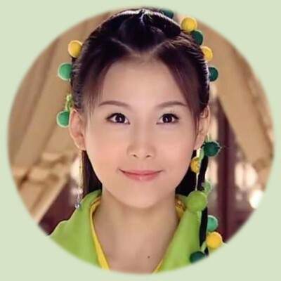 赵丽颖|古装绿衣美人：刘亦菲脱俗，赵丽颖灵动，热巴娇俏，她俩最经典！