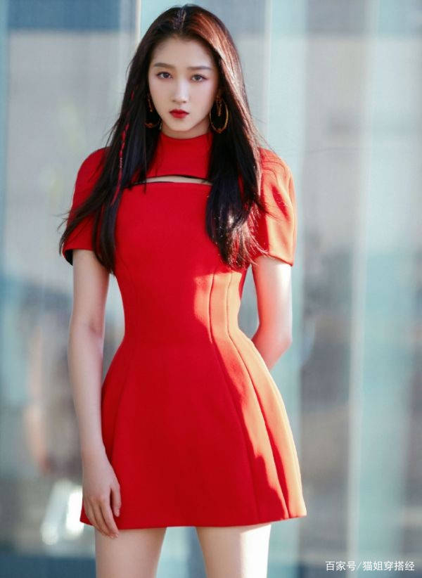 效果|关晓彤把红裙当“半永久”了？上五四晚会也穿，不过长腿的确惊艳