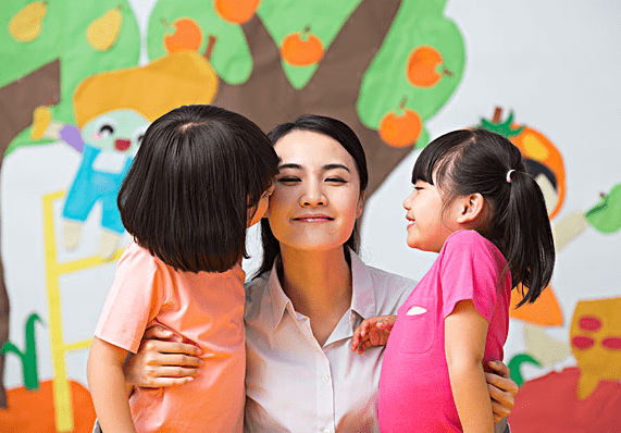 家长|幼儿园“缴费单”走红，家长看后十分扎心，谁爱生三胎谁生