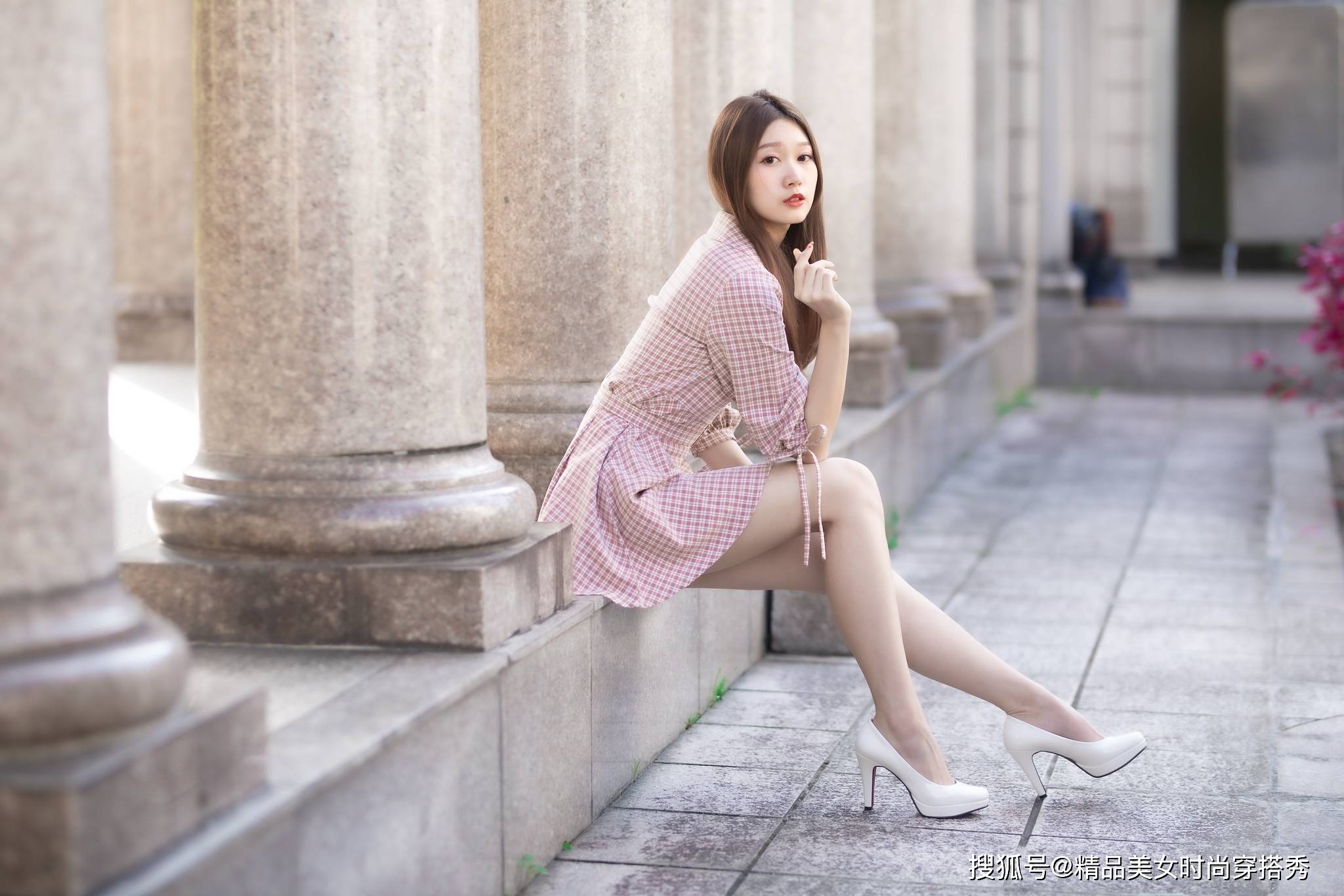 色调|衬衫裙是一款简单时尚的单品，简约利落又不失女人味