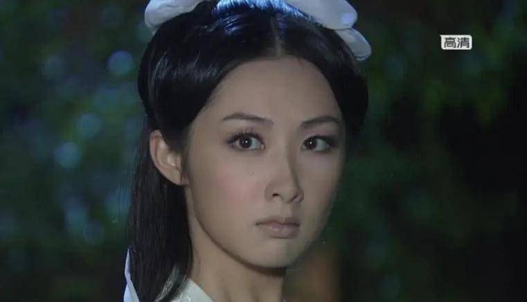 因为|和万茜郭京飞是同学,演过《回家的诱惑》,出道多年她却始终没火