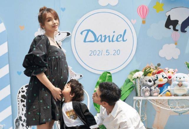 丹尼尔|麦迪娜挺8个月孕肚健身！四肢纤细如少女，直言肚子太大没法运动