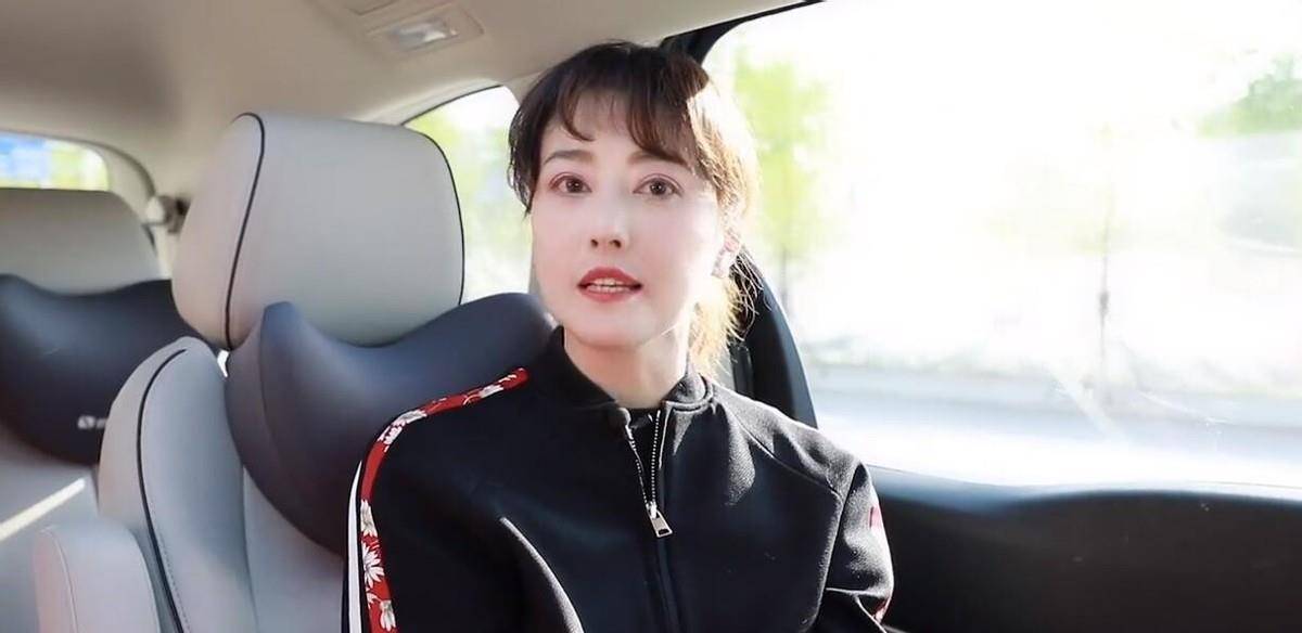 疫苗|周海媚独自打疫苗心情激动，穿运动装全程说不痛，同事跟拍太美了