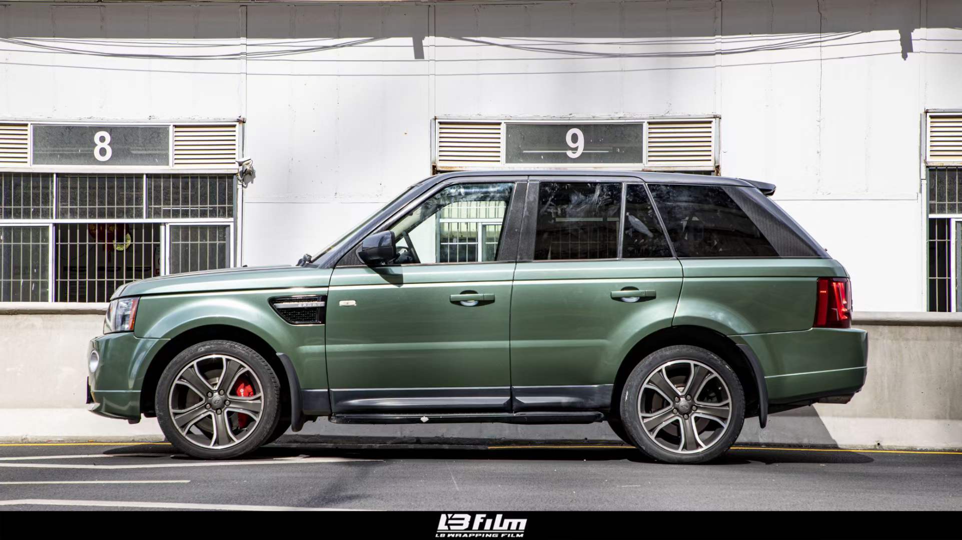 路虎揽胜汽车贴膜lbfilm改色膜超亮金属冷杉绿
