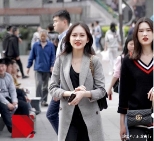 生活|岁月从不败美人，66岁老人因颜值走红，网友：童话中的公主？
