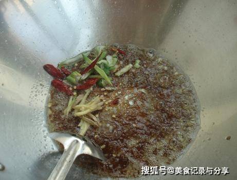 食材|喜欢干锅的吃货有口福了，在家自制干锅鸡，料足成本低，超过瘾