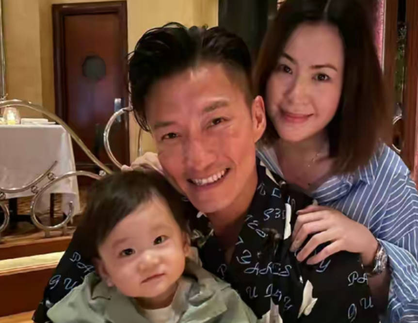 李灿森女儿最亮眼,陈敏之儿子继承妈妈大长腿基因_胡杏儿