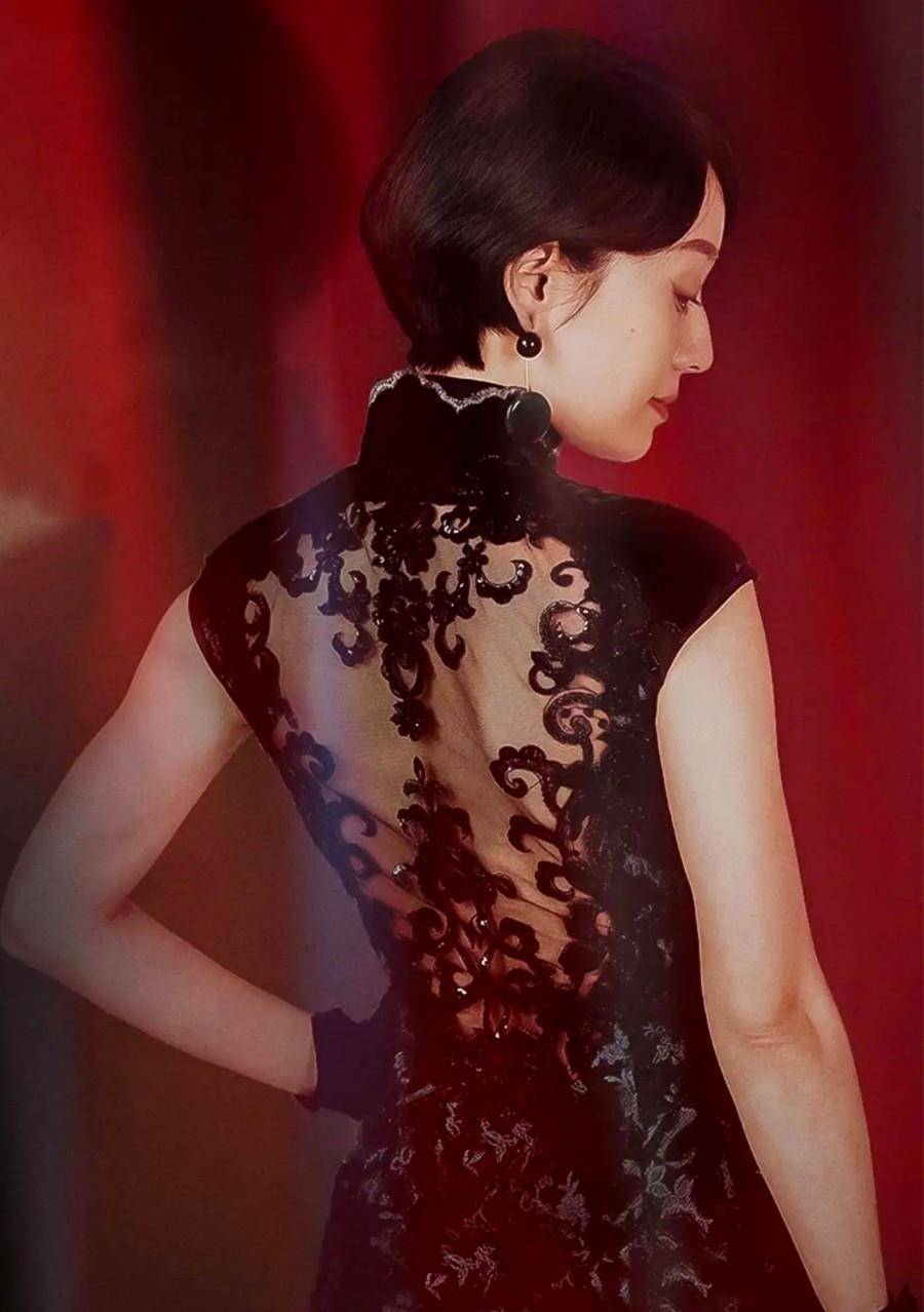 马伊琍|马伊琍造型突破！穿网纱旗袍优雅浪漫显曲线，奔五身材女人味十足