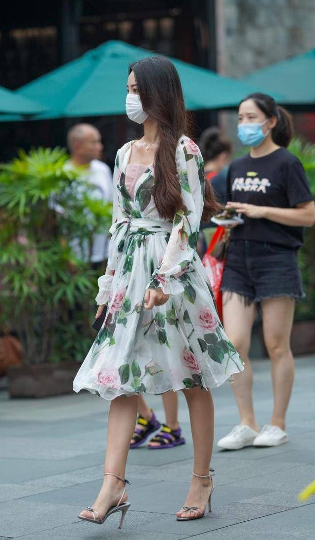 夜幕|针织衣服太漂亮了，既可内穿，又可外穿