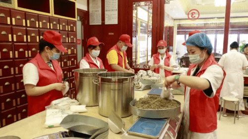 社会|疫情无情人有情 成都宝芝堂中医馆“众志成城·共同抗疫”