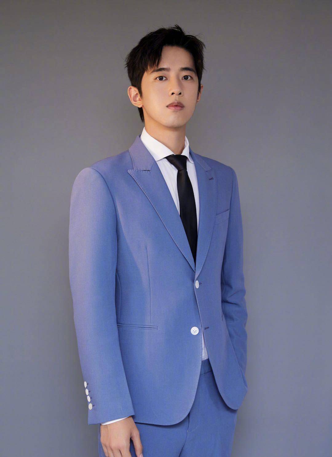 14岁全红婵拿奥运金牌,梁靖康李小鹏纷纷点赞,郭晶晶在现场鼓掌