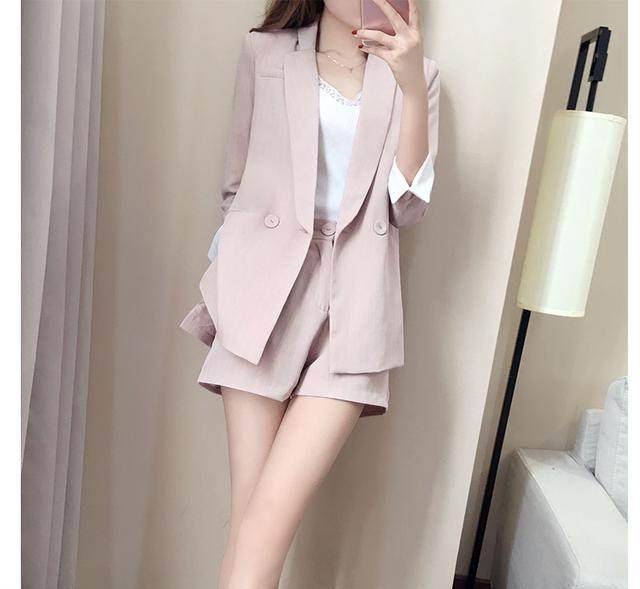 贴肤|夏季穿上时髦短裤西装，既显腿长又能赚足回头率！