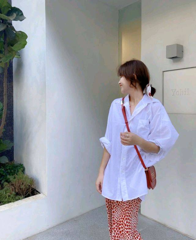颜色|红色服装虽然很张扬，但只要穿对了，不仅吸睛还很惊艳
