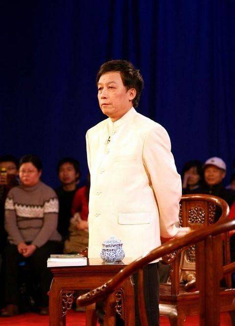 易中天的父亲易庭源,终究是书生本色,易中天的母亲,身世不简单!