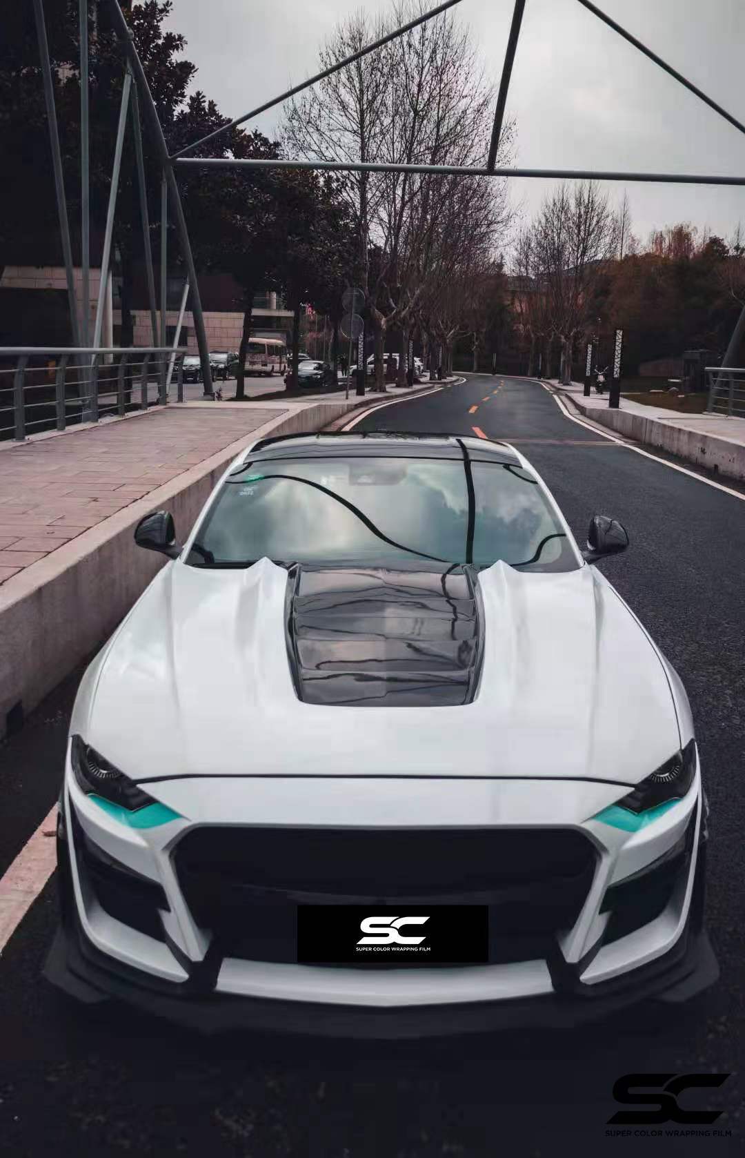 野马gt500汽车贴膜sc改色膜金属珠光白