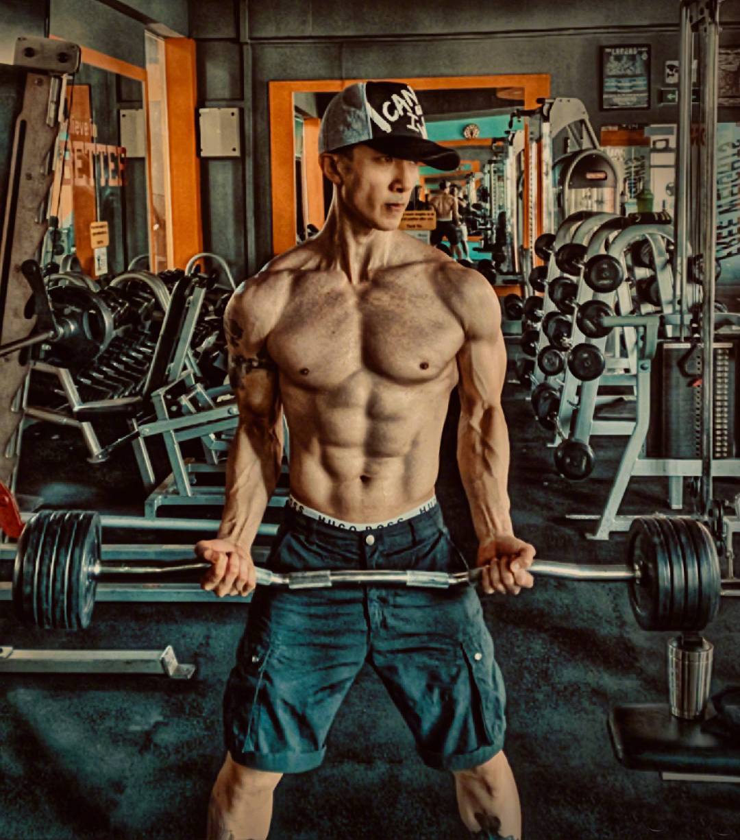 腹肌|吴尊靠身材也能上热搜，八块腹肌很强悍，42岁这发量令人羡慕