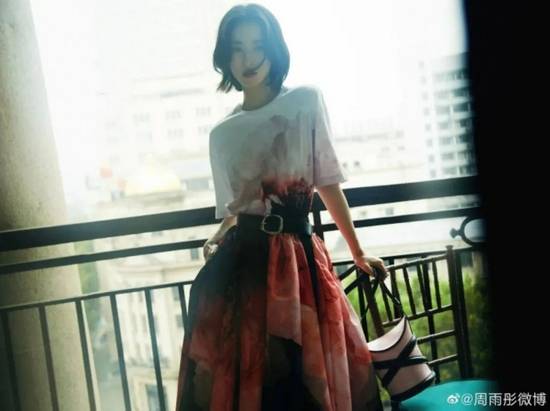 发型|迪丽热巴欧阳娜娜的短发 容易打理还显脸小