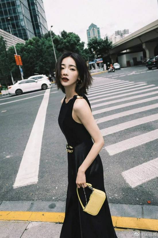 发型|迪丽热巴欧阳娜娜的短发 容易打理还显脸小