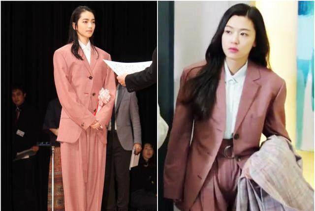 横滨|小松菜奈获电影节颁新人奖撞衫全智贤，过瘦身型穿大码时尚感输惨