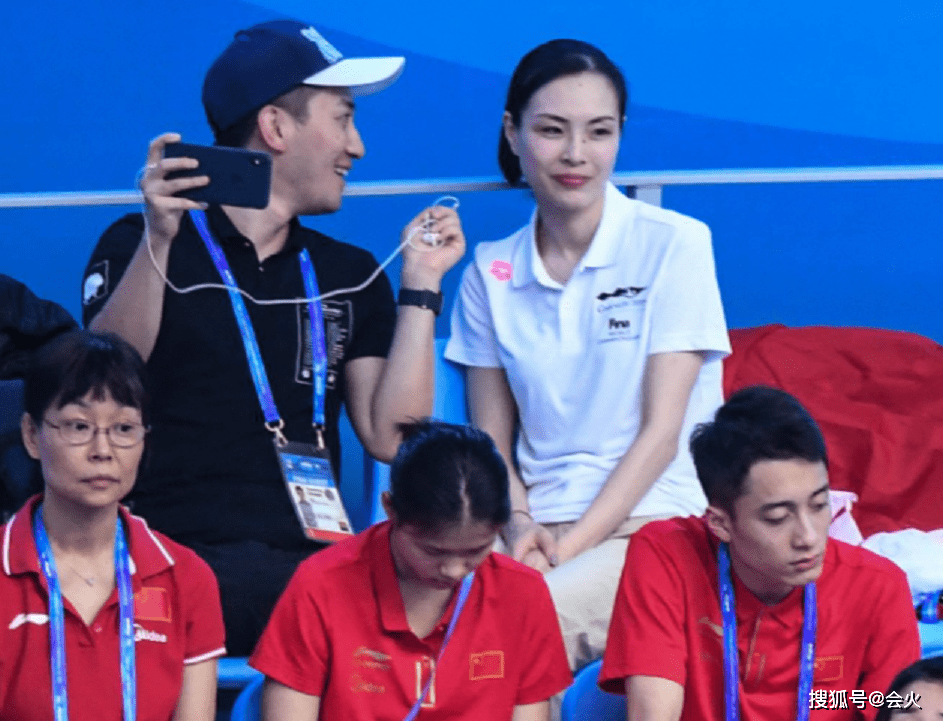 跳水|奥运冠军吴敏霞官宣二胎！疑怀胎超4个月，挺孕肚看比赛激动尖叫