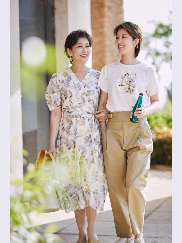 显得|40+的女人穿搭分享，如何打造气质感？提前品味又显得高级