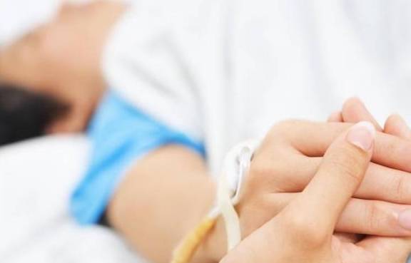 因为|小姑子生二胎俺送五千，听到七岁侄女说的话，俺拿起钱转身就走！