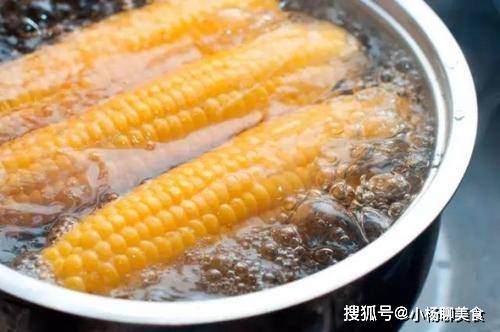 素食|玉米要怎么煮才好吃？大厨教你这3招，保证玉米软糯又香甜！