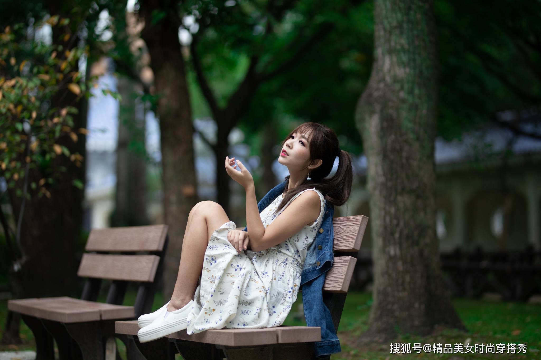 季节|清凉舒适的碎花连衣裙简约时尚，打造出优雅造型，尽显女性魅力