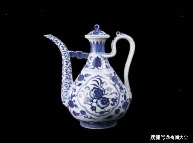 藏友拿来1件青花瓷器，底无釉无款，专家估价500万，称官窑极品_搜狐网
