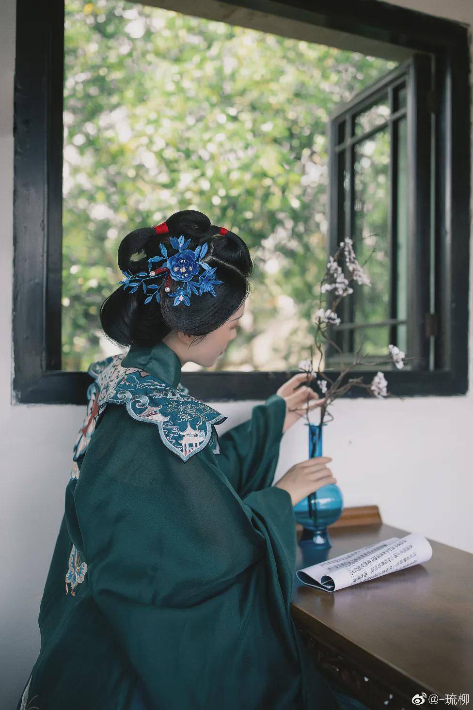 仙女|汉服小仙女：一别如斯，落尽梨花月又西