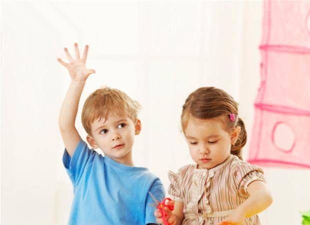 因为|我宁愿宝贝别赶在八月底出生 网友评论褒贬不一