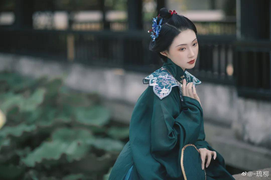 仙女|汉服小仙女：一别如斯，落尽梨花月又西