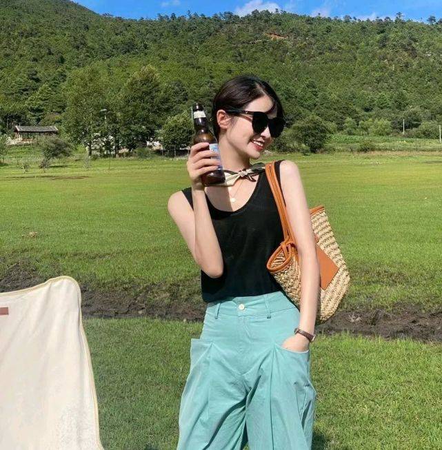 感觉|想要成为精致的女人，就要注重穿衣打扮，穿对了就能美成焦点