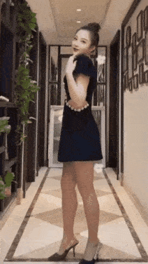 青春|行走的闪光少女！孙嘉璐的甜美风穿搭真的太可了，少女感十足