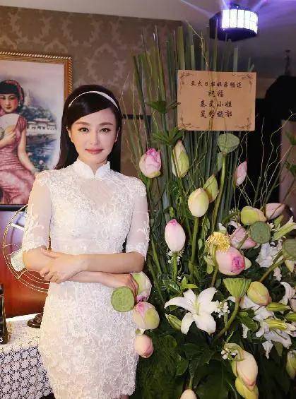 林志玲|蕾丝旗袍穿出来有多美？林志玲少女，柳岩性感，秦岚温婉甜美！
