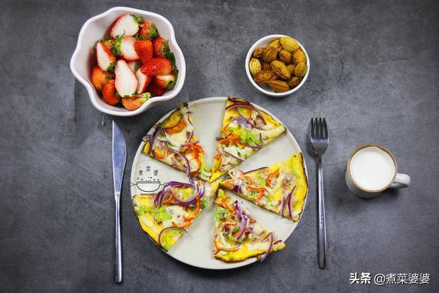 做法|披萨最简单的做法,不揉面不发面,只要10分钟,一个平底锅就搞定