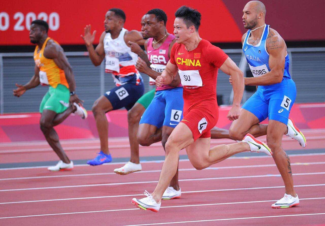 中国亚运代表团举行升旗仪式赵帅获里约奥运冠军