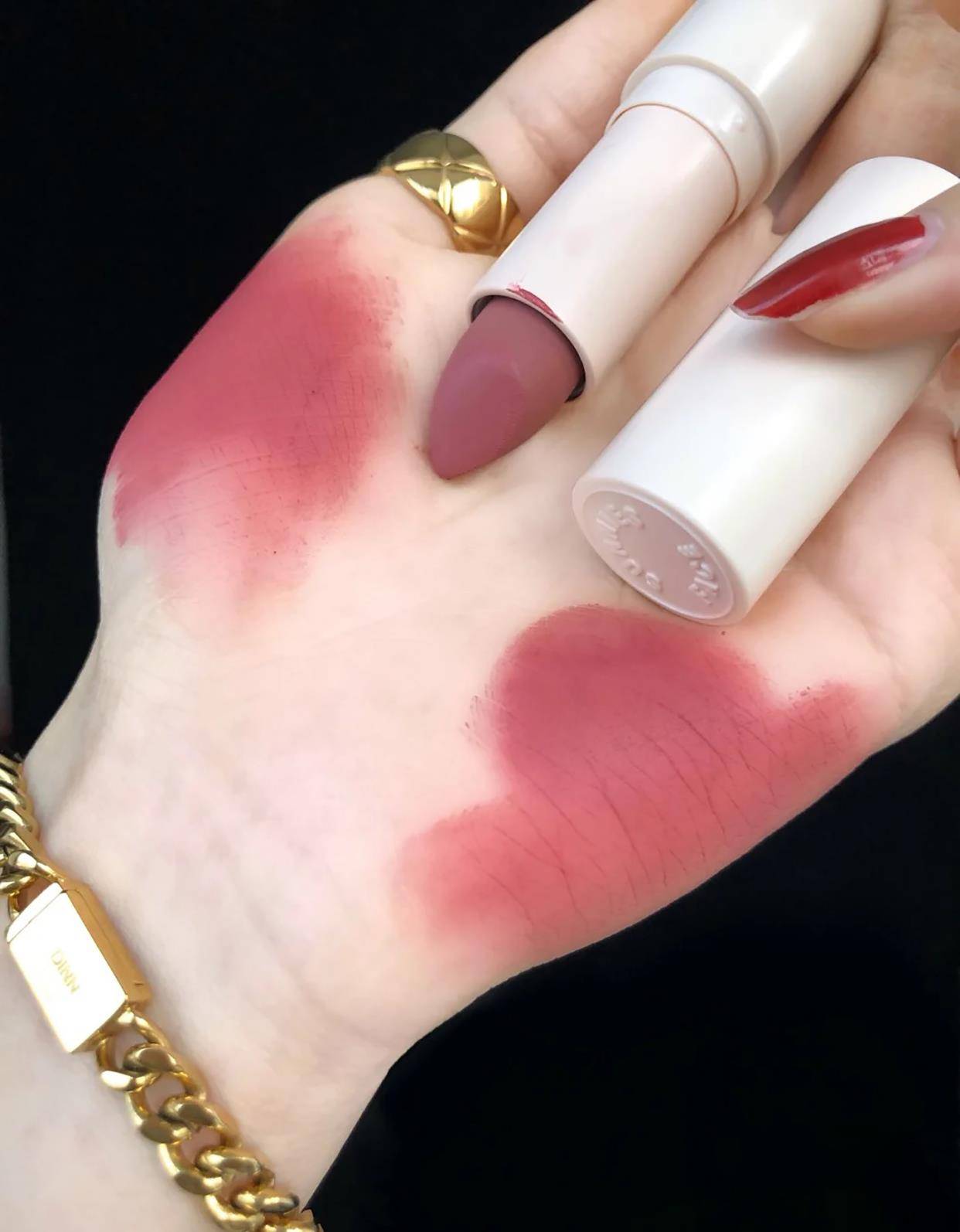 豆沙|适合日常的清淡口红，这4支豆沙色不容错过，显白高级轻松抬气质