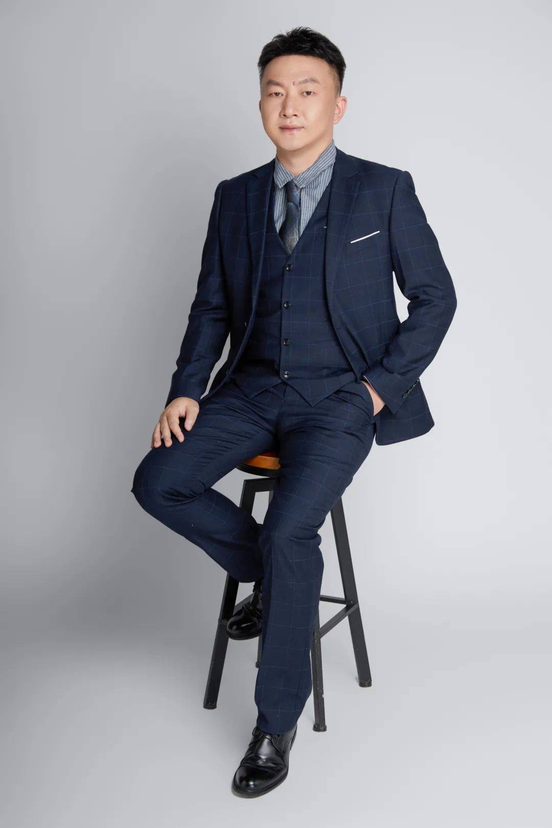 他是金融圈的娱乐人士云南最懂理财的财富掌舵人