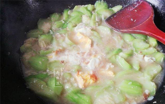 丝瓜配什么炒好吃丝瓜汤 edceb64229a9493a9734d78d65ca288c.jpeg