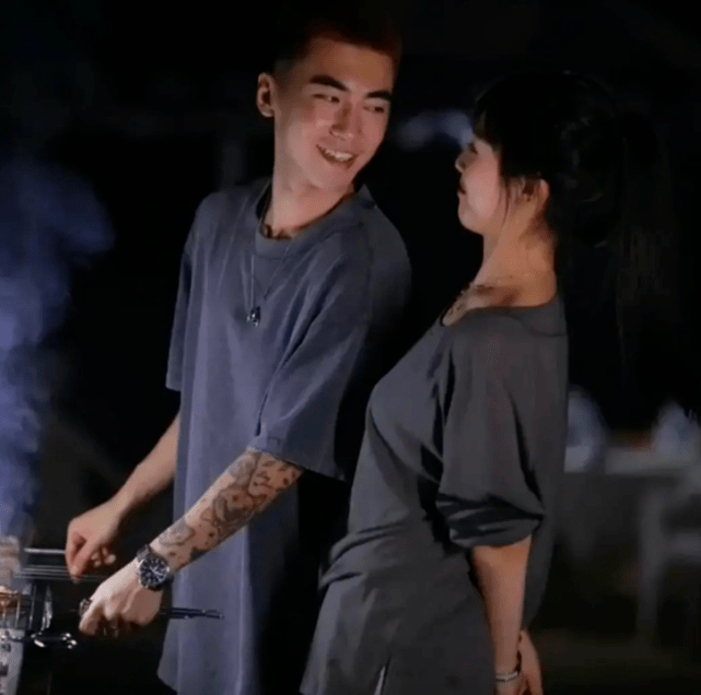 原创网红欧尼熊网暴父母,好友忍不住说出实情,可心自保态度遭质疑