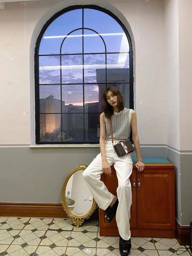 夏天|刘雯的背心，我穿也能这么好看？
