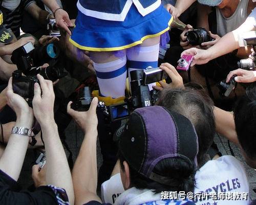 重庆邮电:偷拍女生裙底,学校沉默的背后,是对偷拍行为的纵容!