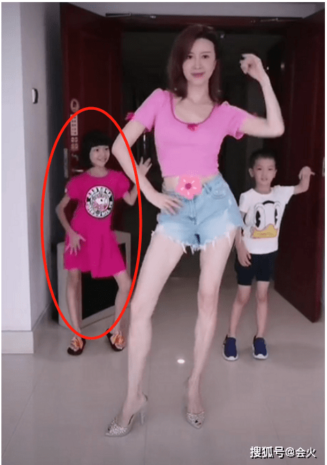 女儿|豪门阔太太金巧巧晒舞蹈视频！8岁女儿瘦成杆，网友直呼：太吓人