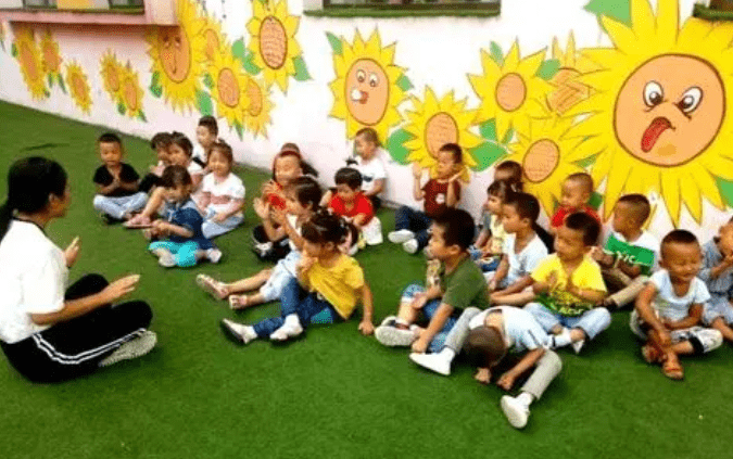 家长|幼儿园老师晒工资条吐槽工资低，网友看完炸开锅，对此评价不一